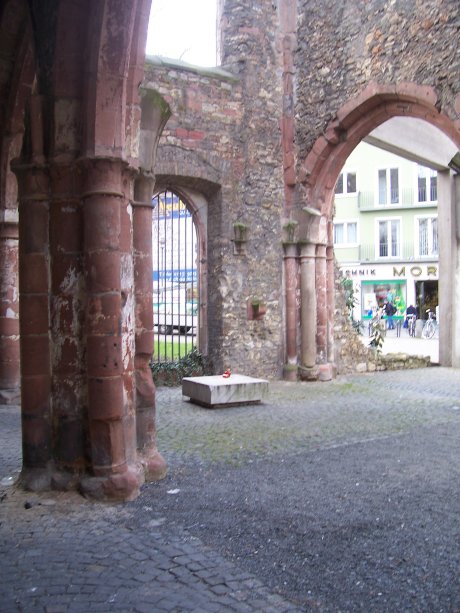 St. Christoph, Mainz, Blick vom südlichen ins nördliche Seitenschiff; Quelle: T.D.